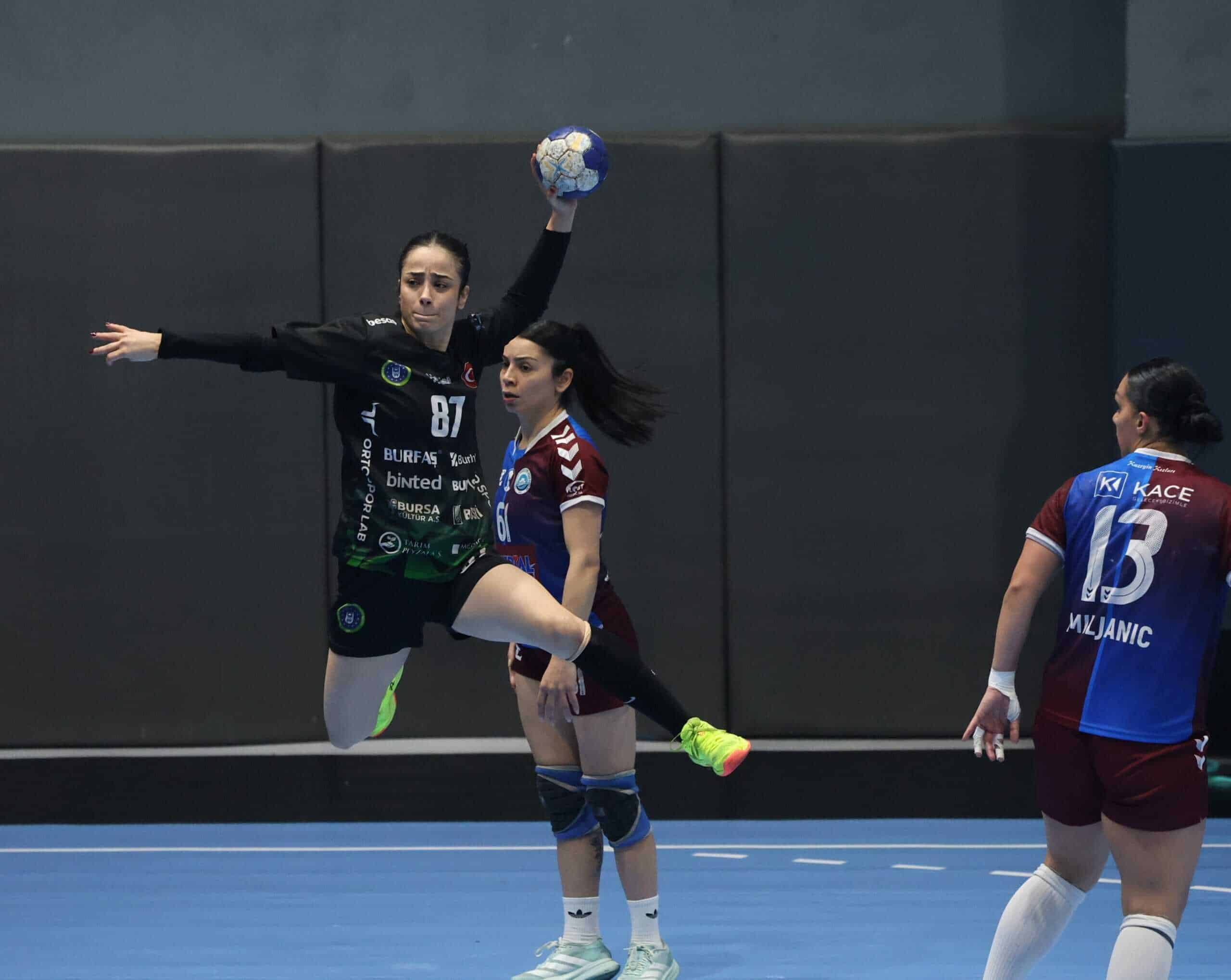 Bursa Büyükşehir Belediyespor Kadın Hentbol Takımı, Play-Off’ta Ortahisar’ı Mağlup Ederek Zirvedeki Yerini Pekiştirdi