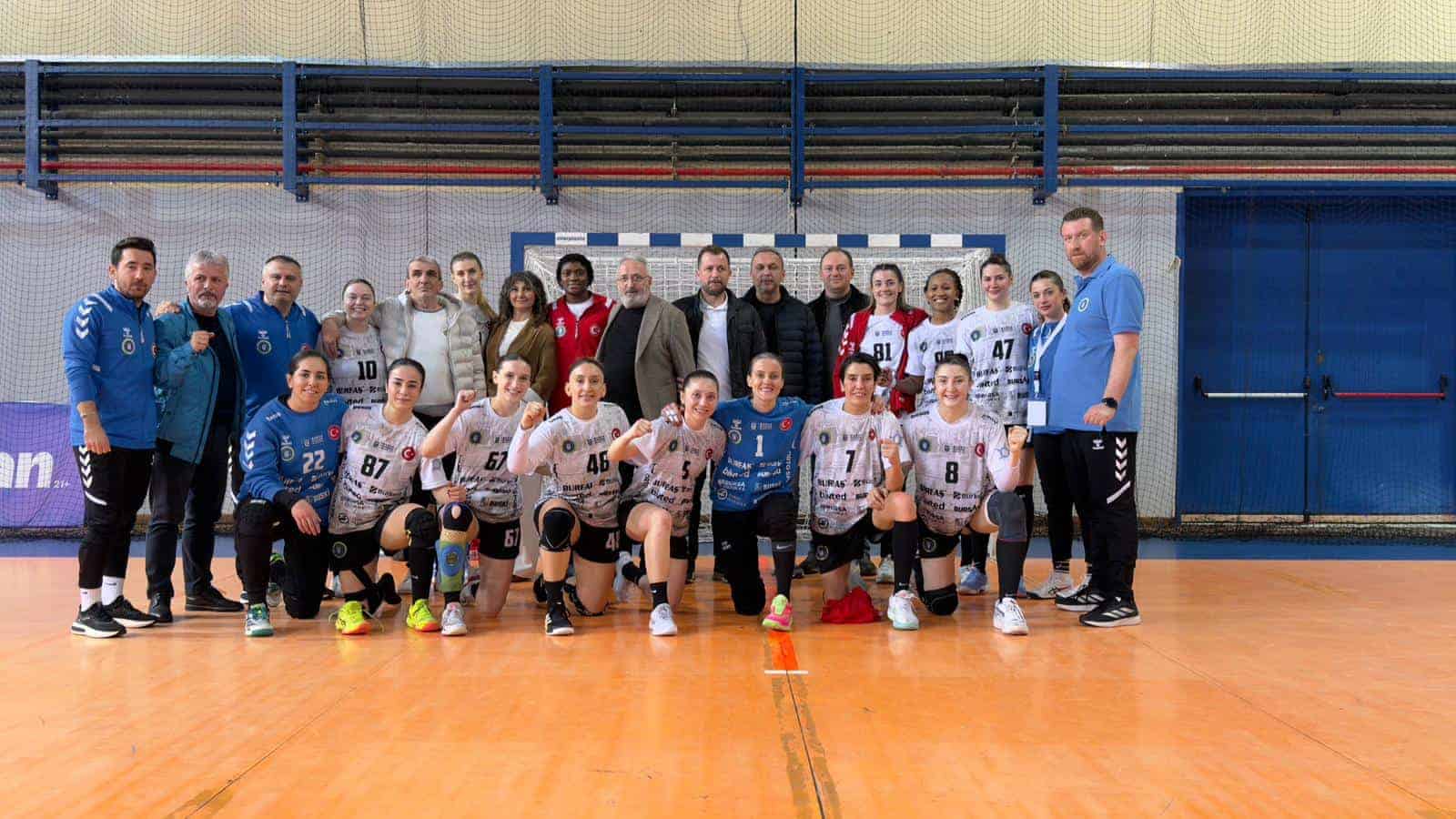 Bursa Büyükşehir Belediyespor Kadınları, EHF Avrupa Kupası’nda Yarı Finalde Mücadele Hakkı Elde Etti