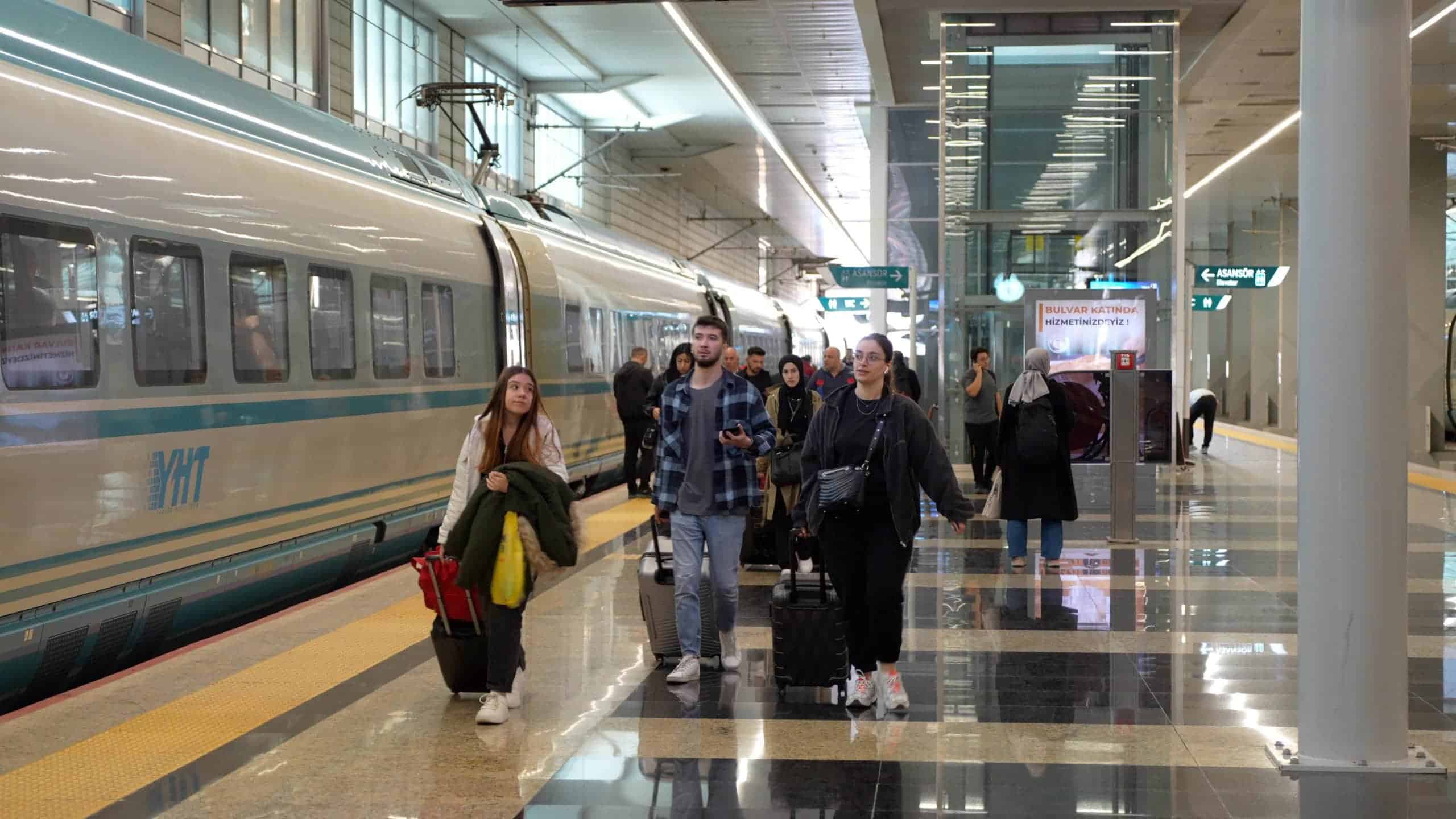 Ankara–Eskişehir Yüksek Hızlı Tren Hattı 17 Yılda 21,4 Milyon Yolcuya Ulaştı