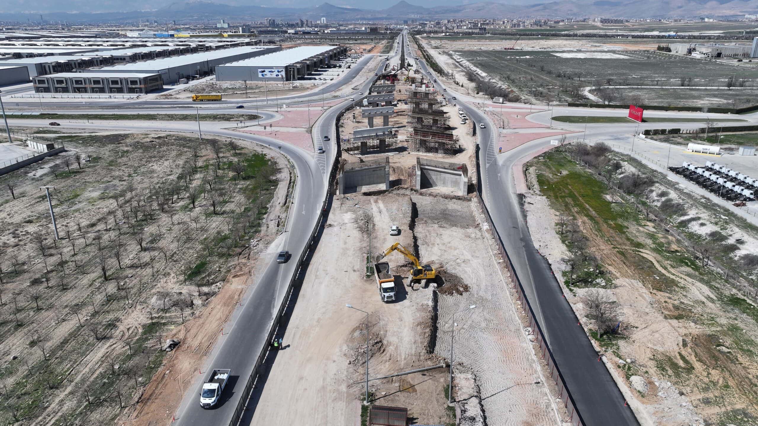 Başkan Altay, TÜMOSAN Kavşağı’ndaki Çalışmaları ve Raylı Sistem Projesindeki İlerlemeyi İnceledi